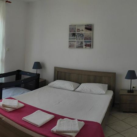 Roses Rt Apartments Skioni I ネア・スキオニ エクステリア 写真