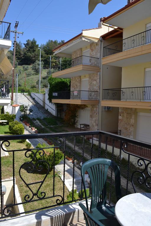 Roses Rt Apartments Skioni I ネア・スキオニ エクステリア 写真