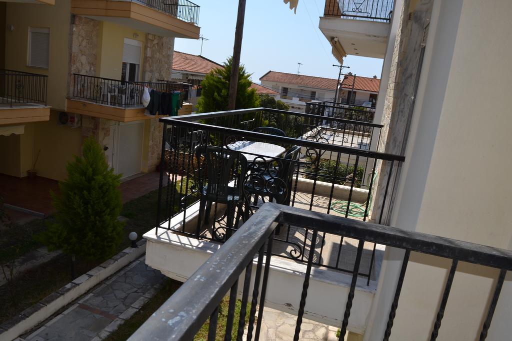 Roses Rt Apartments Skioni I ネア・スキオニ エクステリア 写真